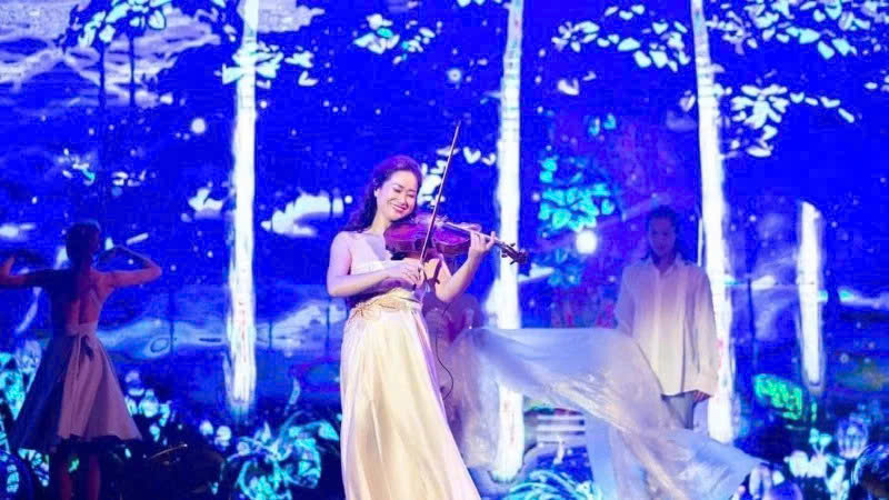 Màn biểu diễn mãn nhãn của nghệ sĩ Nguyệt Thu và những em bé đặc biệt